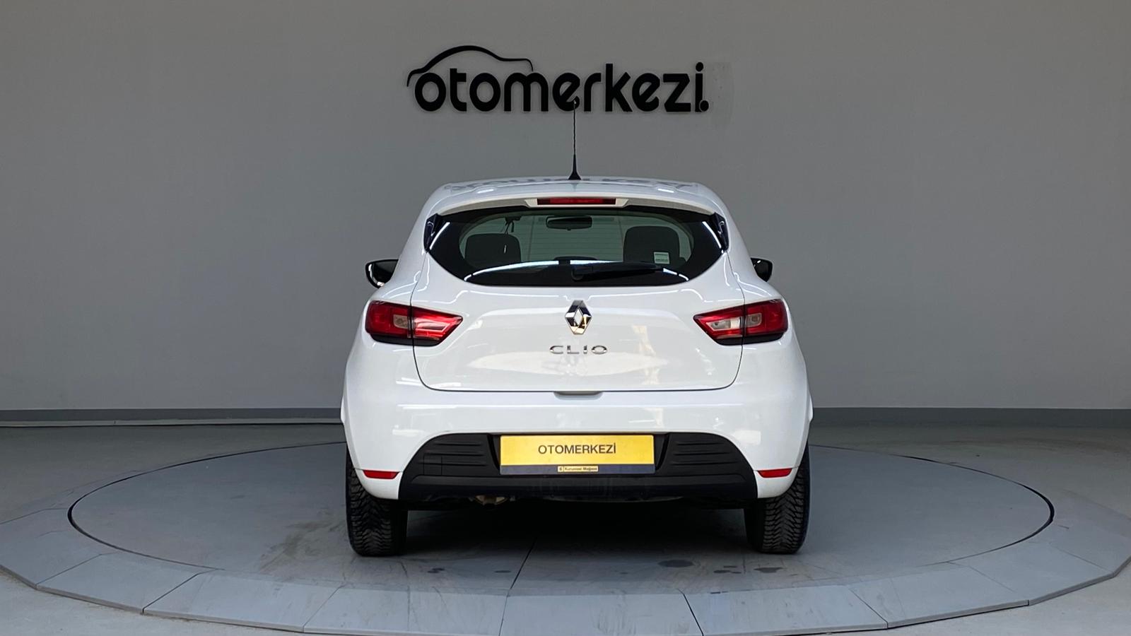 RENAULT CLIO 25